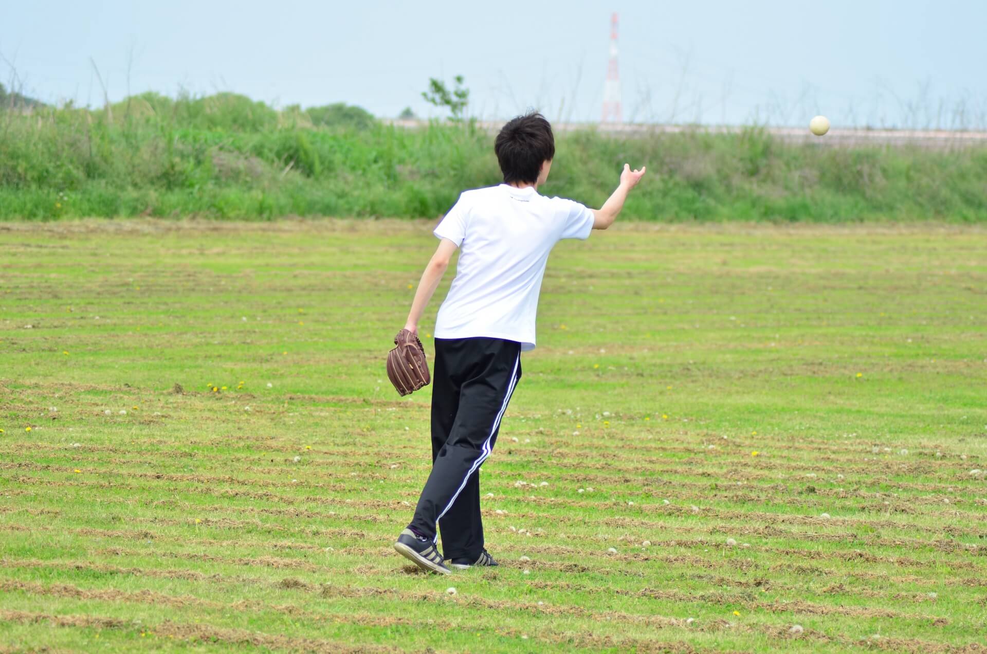 ソフトボール投げで使いたい〜遠投の距離を伸ばすためのトレーニングとは〜 ソフトボール投げで使いたい〜遠投の距離を伸ばすためのトレーニングとは〜