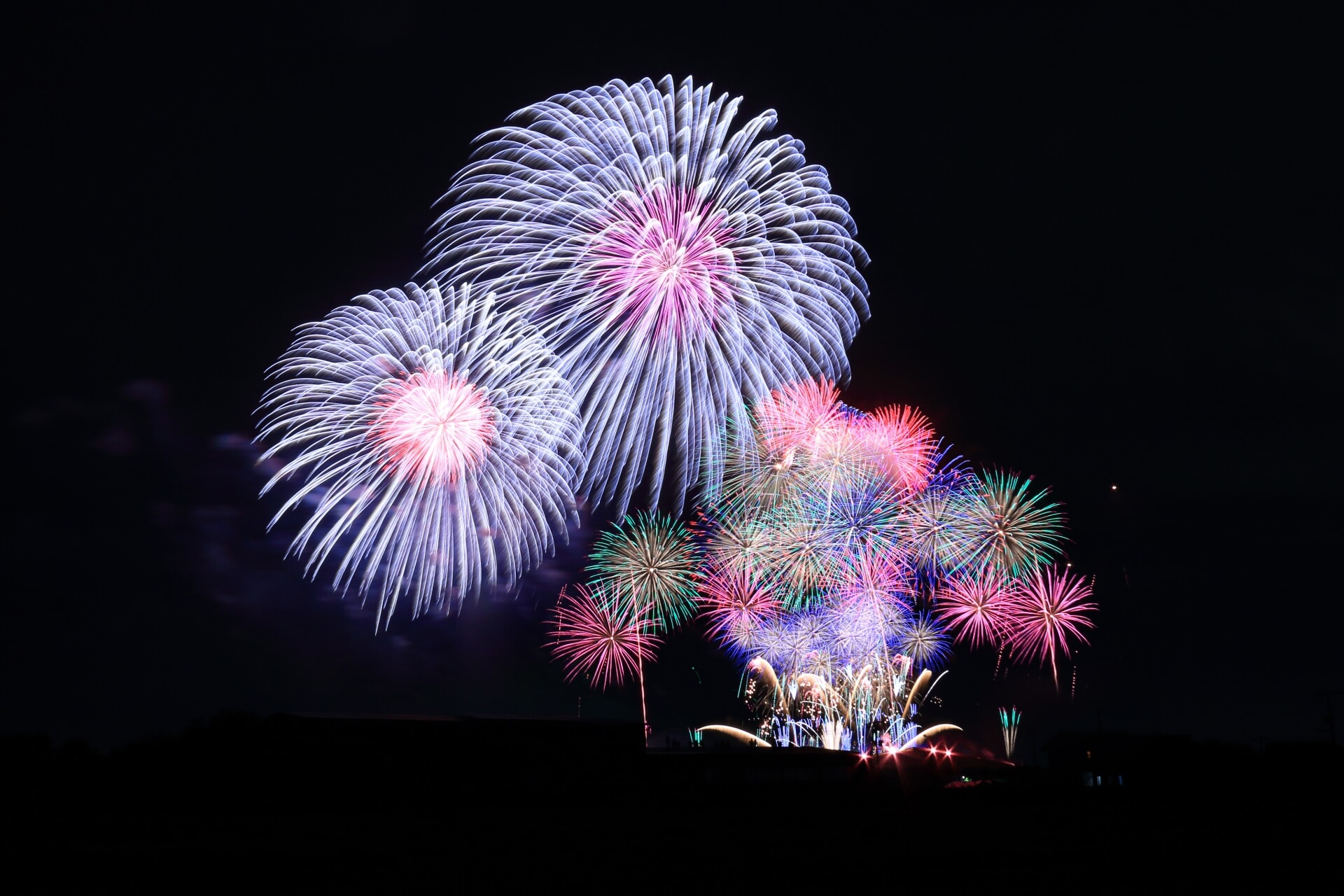 花火大会には何を持っていったらいいの?花火大会持ち物特集 花火大会には何を持っていったらいいの?花火大会持ち物特集
