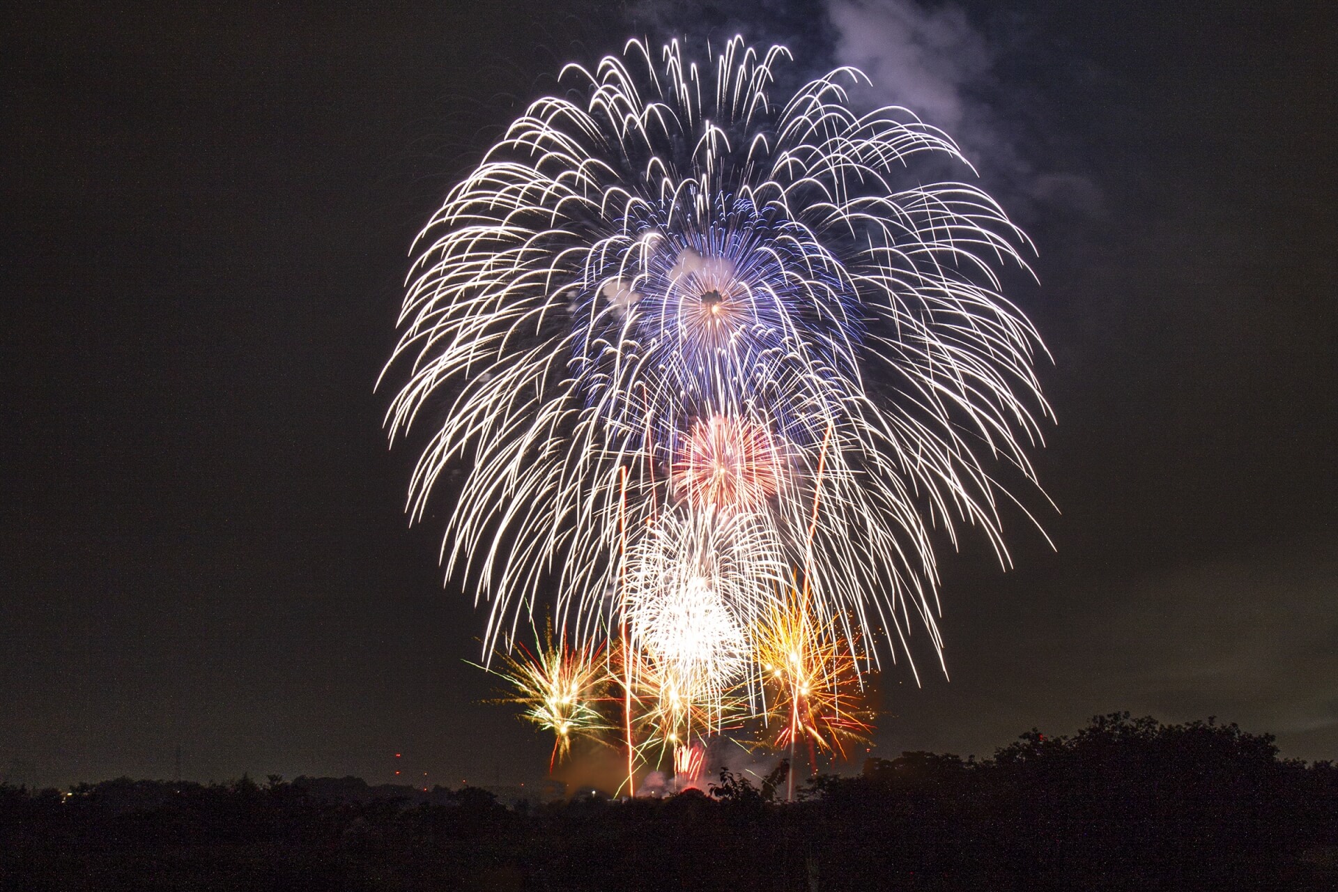 埼玉で一番人気のある花火大会は?それは熊谷の花火大会です! 埼玉で一番人気のある花火大会は?それは熊谷の花火大会です!