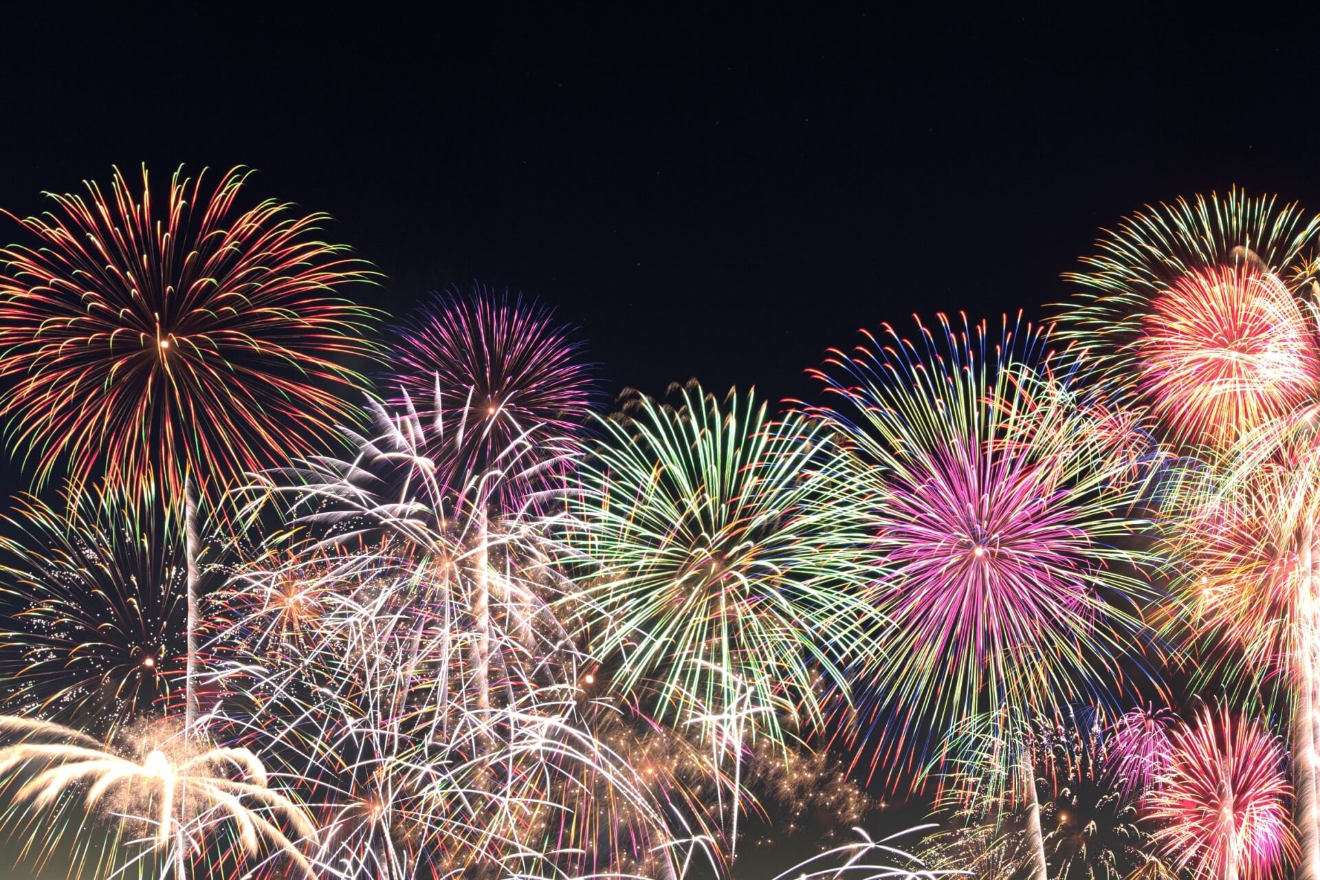 打ち上げ数が多いのはどこだ?全国花火大会ランキングー打ち上げ数編 打ち上げ数が多いのはどこだ?全国花火大会ランキングー打ち上げ数編