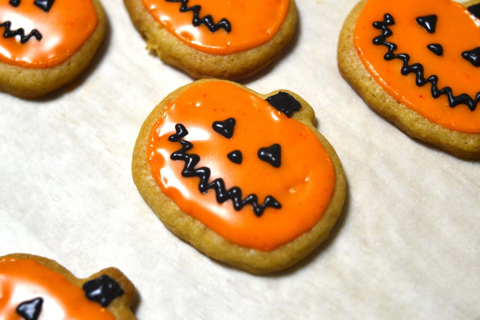 お化けたちにあげよう!ハロウィンの可愛い手作りお菓子 お化けたちにあげよう!ハロウィンの可愛い手作りお菓子