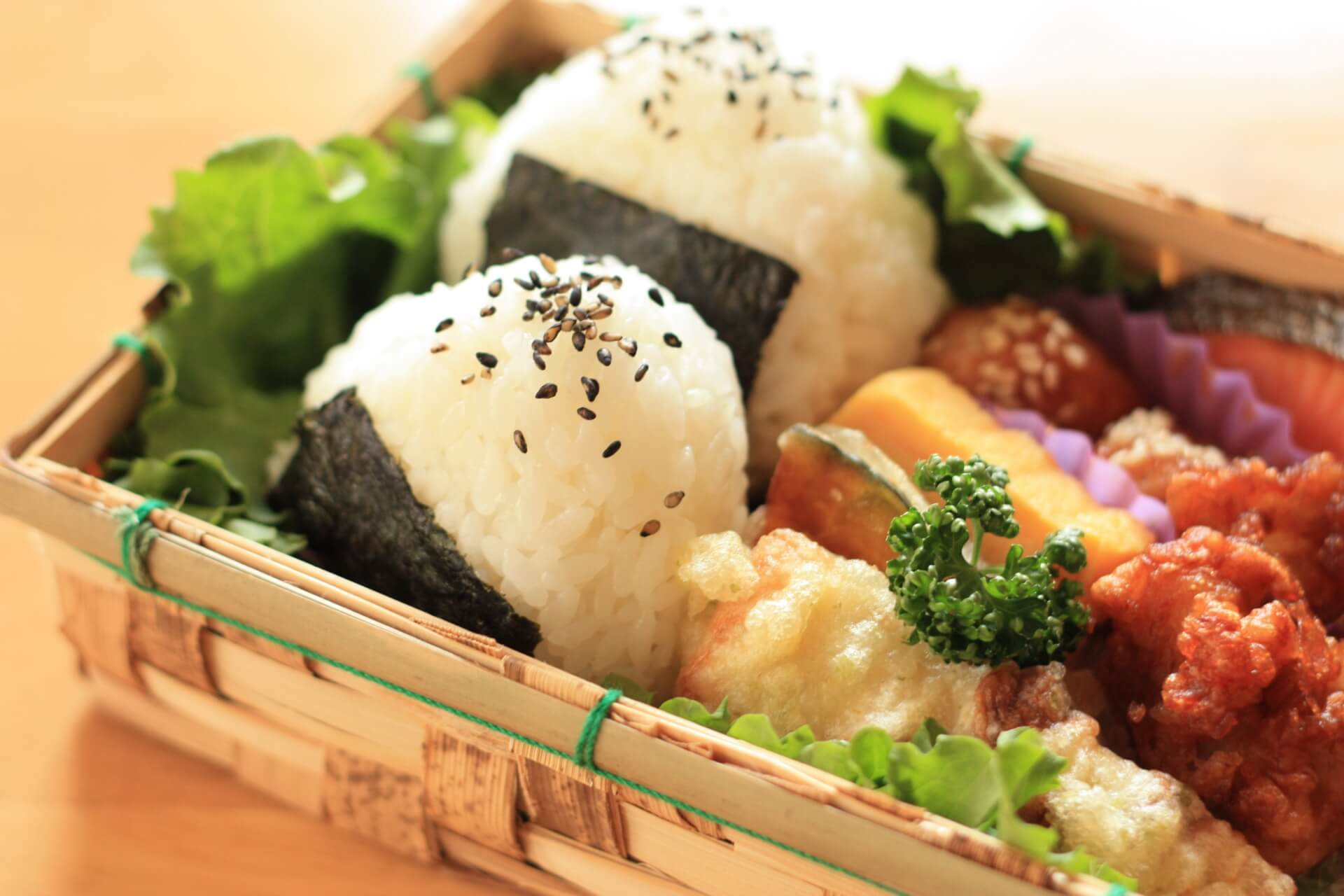 キモカワ「こびとづかん」のピクニックお弁当 キモカワ「こびとづかん」のピクニックお弁当