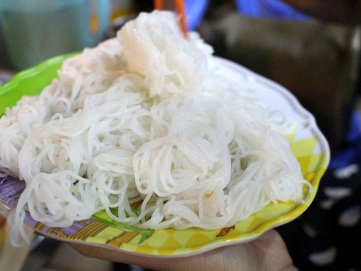 ベトナム人の国民食はフォーじゃない?「ブン」とはどんな麺料理?