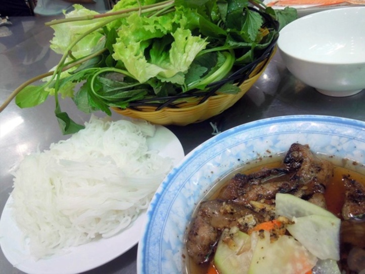 ベトナム人の国民食はフォーじゃない?「ブン」とはどんな麺料理?