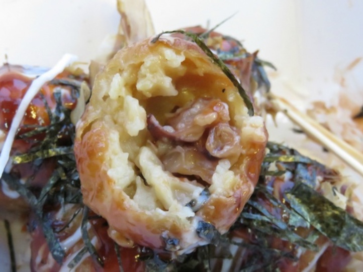 ホーチミンではたこ焼きが大人気!一風変わった10個の具を食べてみた