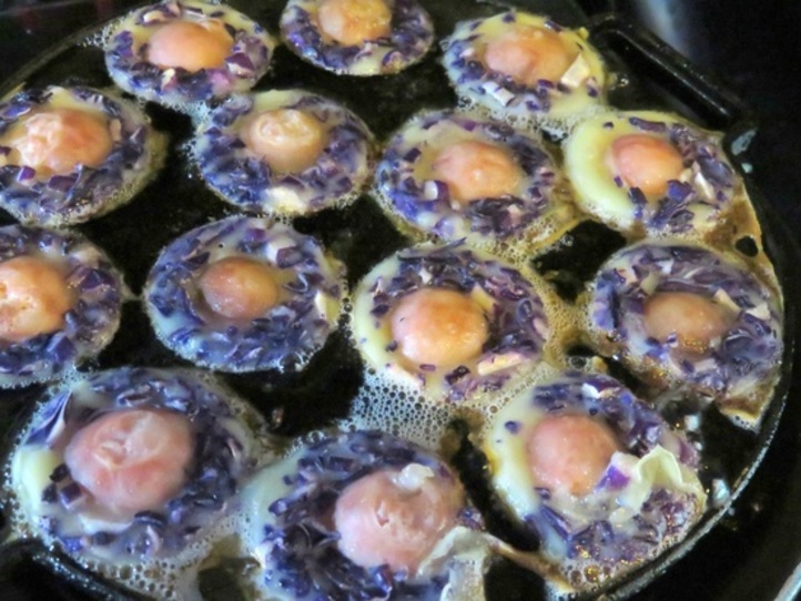 ホーチミンではたこ焼きが大人気!一風変わった10個の具を食べてみた