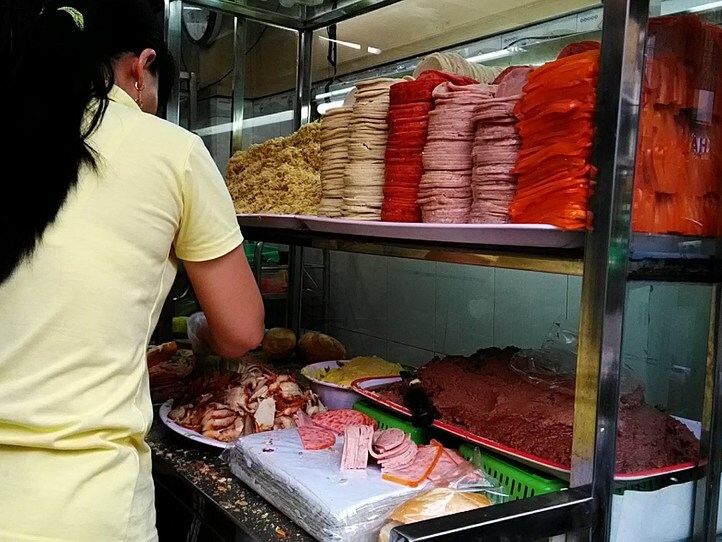 ホーチミン一番のおいしさ!?バインミーの有名店「BANH MI HUYNH HOA(バインミー・フィンホア)」