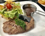 日本でブームの熟成肉!ベトナムのお得なランチで味わう~Stoker Woodfired Grill&Bar