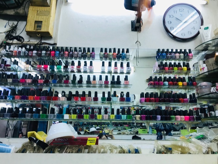ベンタイン市場目の前!ネイルストリートで激安250円のローカルネイル体験