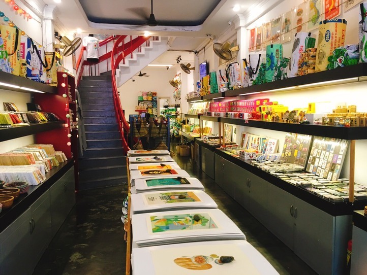 プロパガンダアートをお土産にしよう! ~「Saigon kitsch」(サイゴン・キッチュ)~