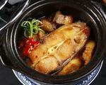 ギースアン 川魚、豚バラ肉、ニンニク、玉ねぎの煮物