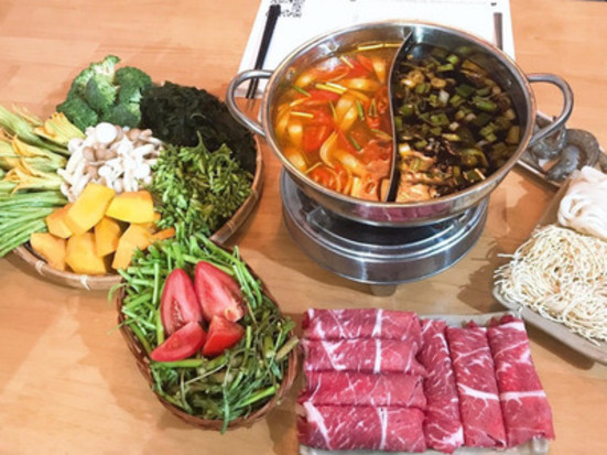 高級ソファで!ベトナム料理をひと通り楽しめるレストラン-予約で10%OFF