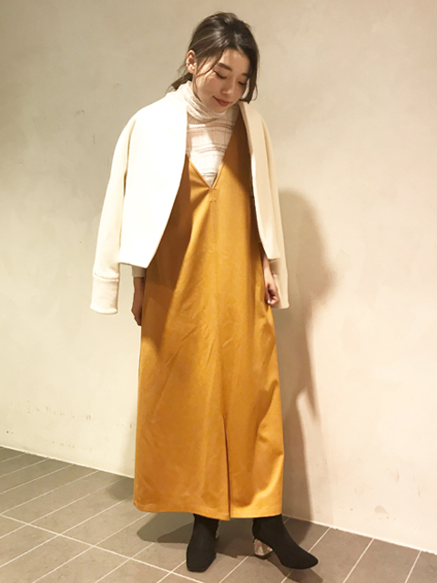 今回は楽ちん2wayキャミワンピースのご紹介です！
 
体のラインも響かずゆったり楽にきていただけます！
インナーを薄手のニットやカットソーなどで
合わせたり、ワンピースの上からざっくりしたニットを合わせてきていただくこともできます！
 
生地もしっかりしたコットン素材で
季節も長く使っていただけます！