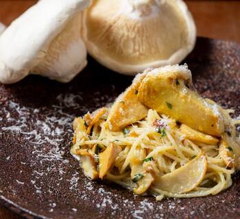 女鹿平あわび茸のスパゲッティ　アーリオ・オーリオ・エ・ぺぺロンチーノ