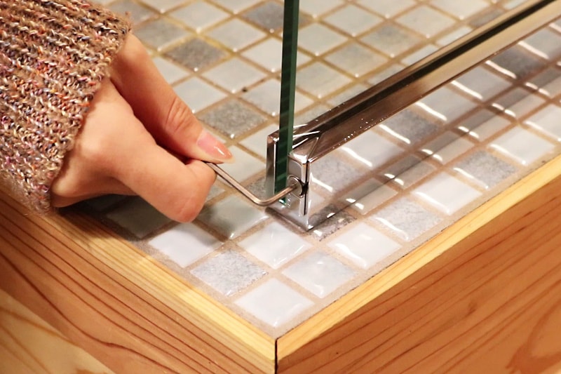 キッチン　ガラス　ディバイダー キッチン油はねガード】油はね・水はね防止／ウォールタイプ