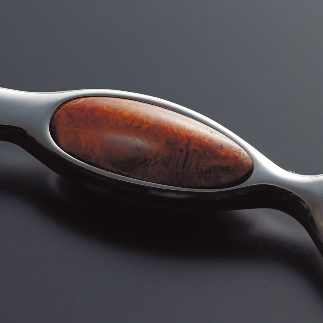 手彫りによる唯一無二の逸品 - 2024 ENGRAVING MODEL