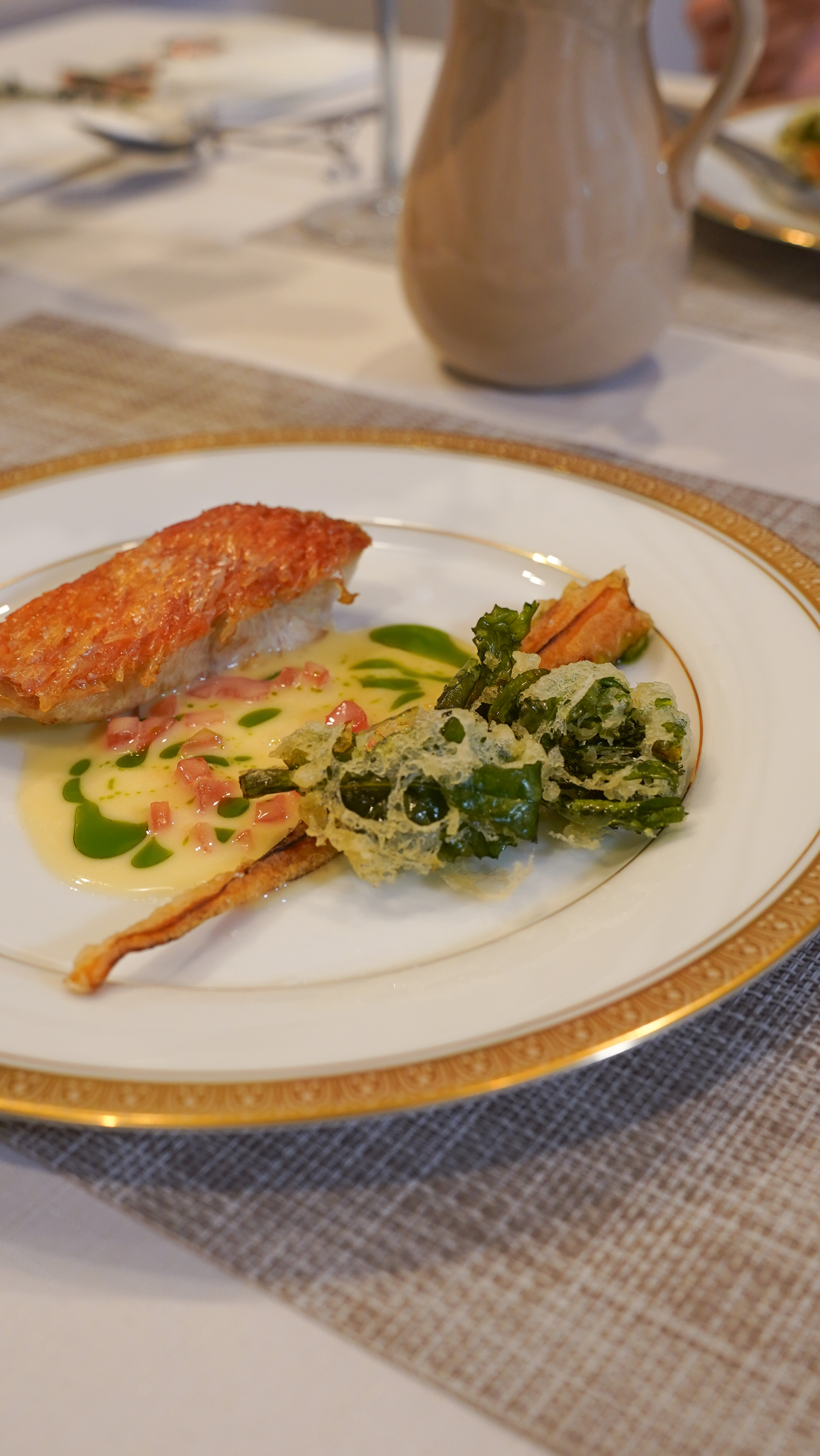 金目鯛鱗焼き　ブールブランソース