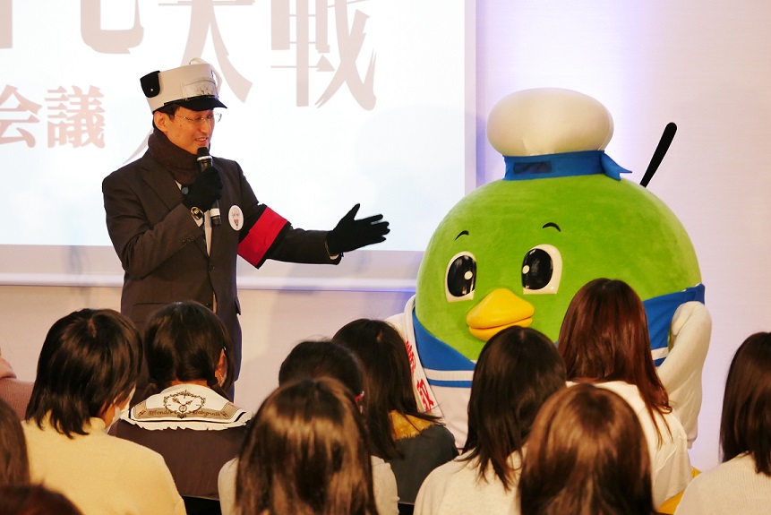 四十七大戦首都圏会議:平井鳥取県知事とトリピー