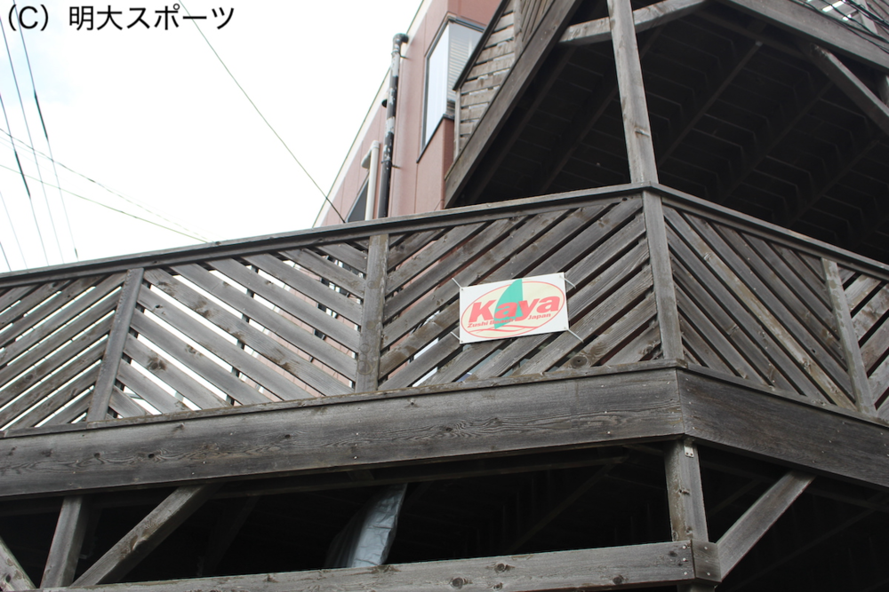 屋外, 建物, 座る, 大きい が含まれている画像

自動的に生成された説明