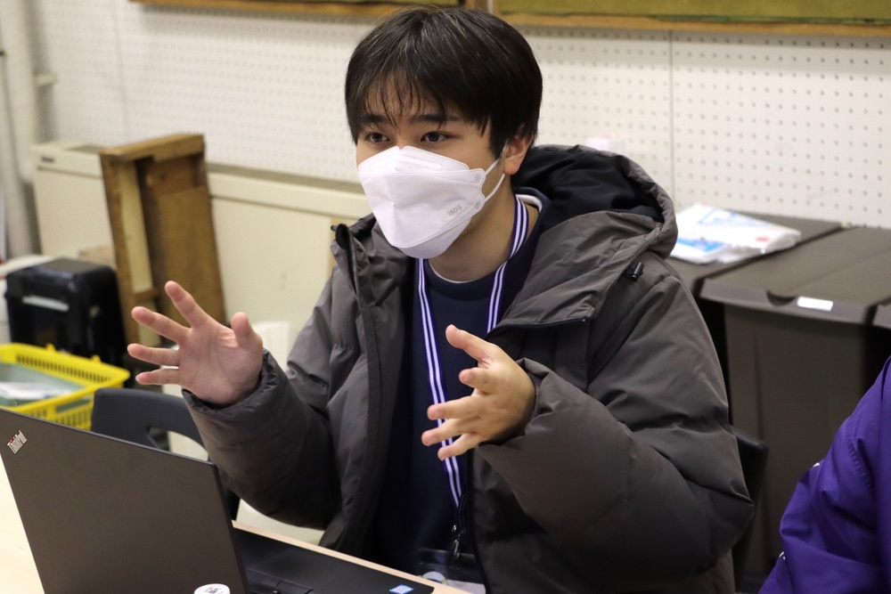 ノートパソコンを使っている男性

中程度の精度で自動的に生成された説明