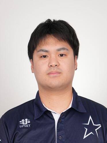 山根　駿矢