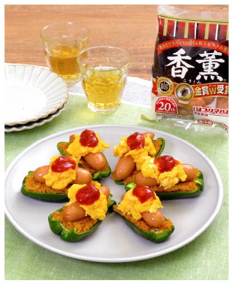 ウインナーのピーマンカップオムライス