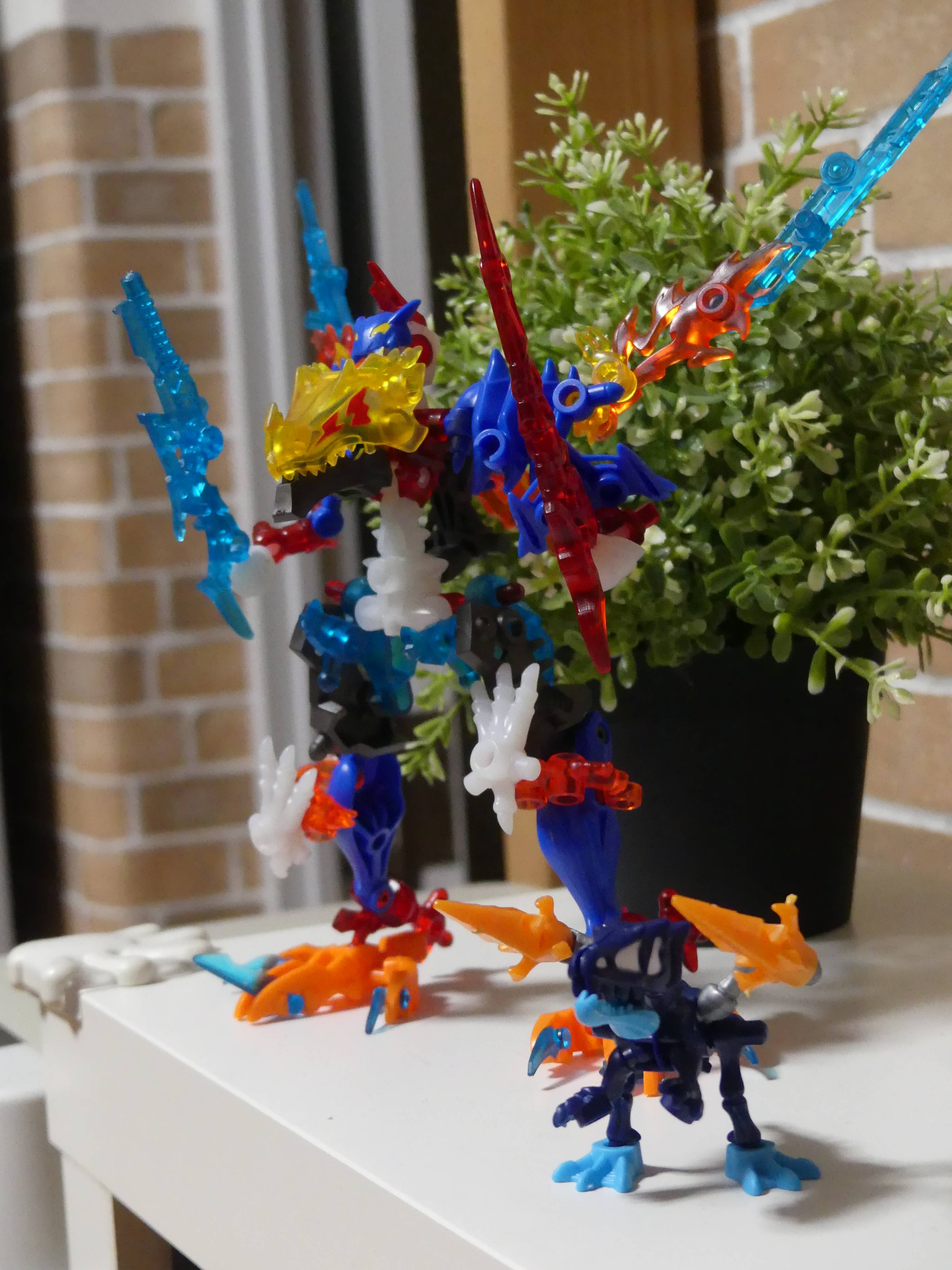 輝くほねほねザウルスロボ | カバヤ食品株式会社