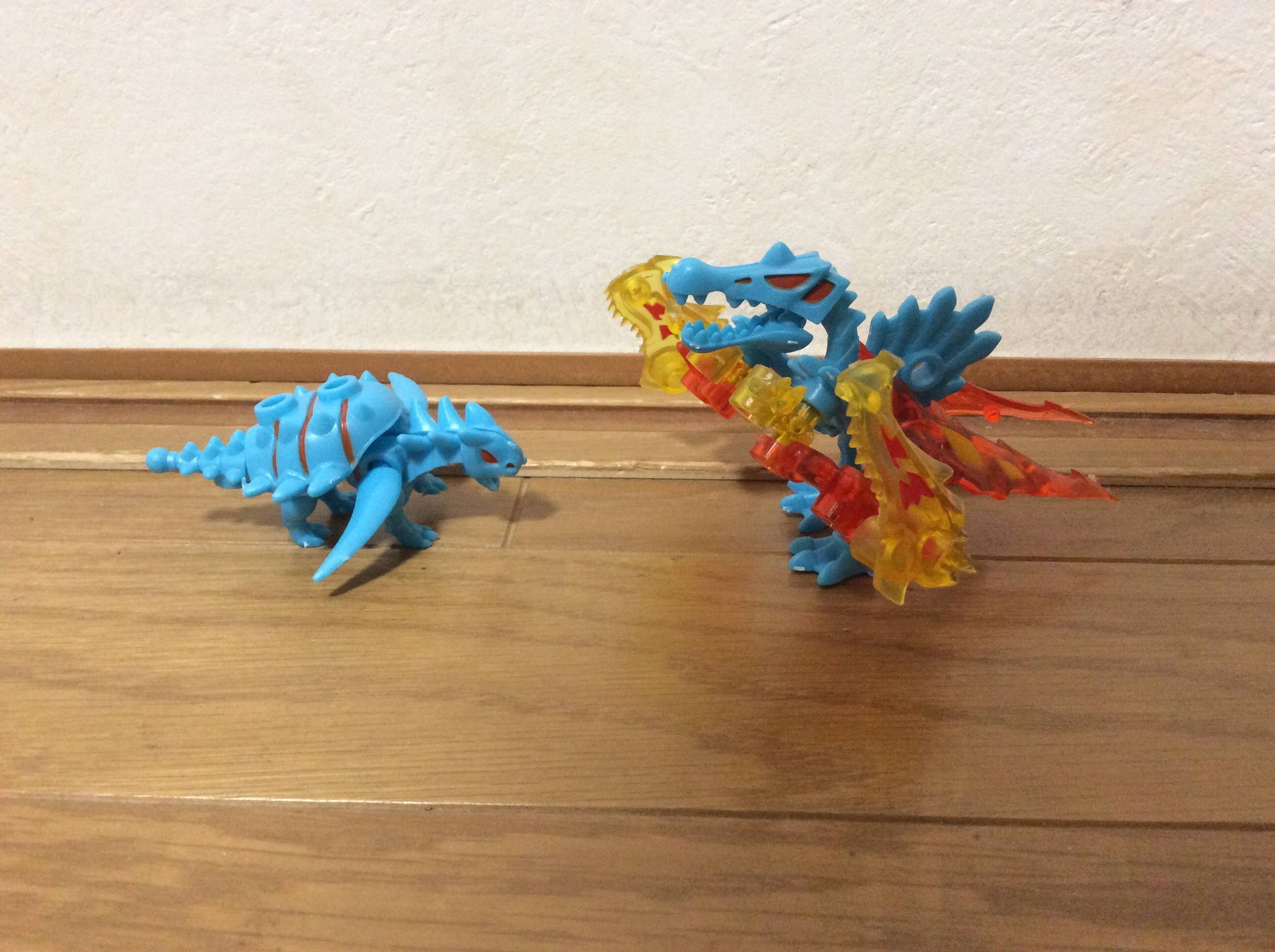 スーパースピノサウルスvsサウロペルタ カバヤ食品株式会社