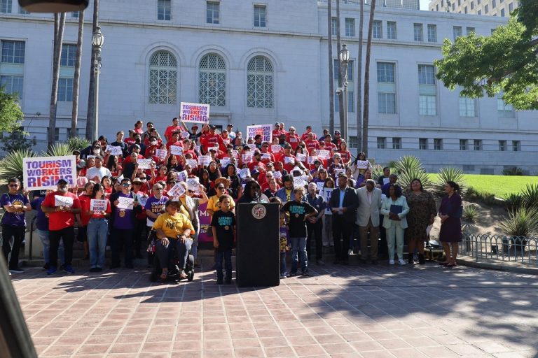 洛杉磯人民團體呼籲國際奧會支持奧運工資制度