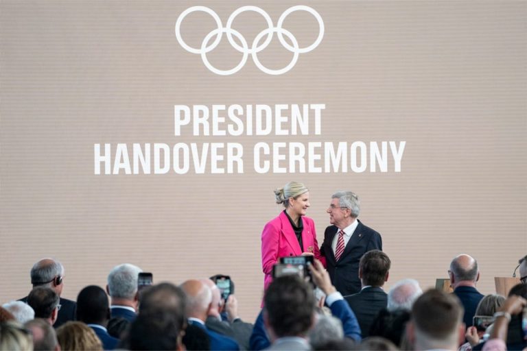Thomas Bach 正式交接國際奧會主席職務予 Kirsty Coventry