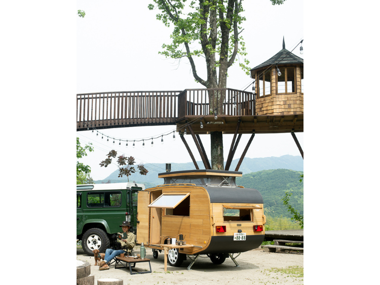 天然無垢杉材のキャンピングトレーラー Tiny House Japan 「I'm Flicka」