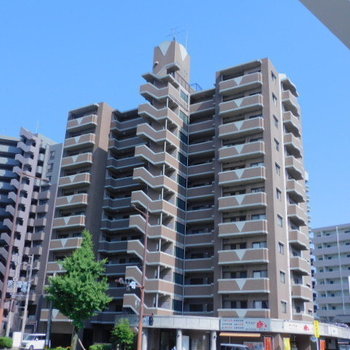 オリエンタル片野駅前