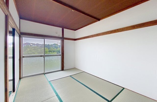 白樺荘の内観