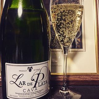 Lar de Plata Cava