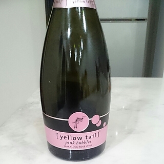 Yellow Tail Pink Bubbles