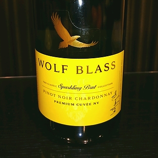 Wolf Blass Yellow Label Sparkling Chardonnay Pinot Noir