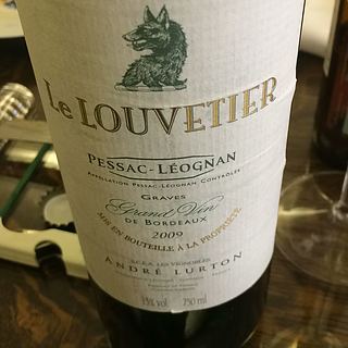 André Lurton Le Louvetier Blanc