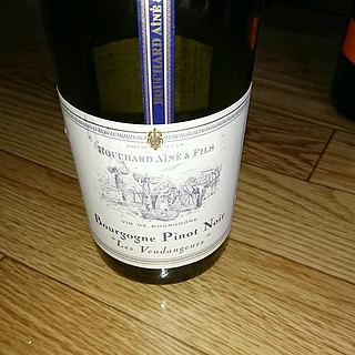 Bouchard Aîné & Fils Bourgogne Pinot Noir Les Vendangeurs