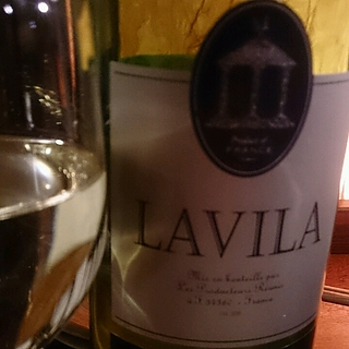 Lavila White(ラヴィラ ホワイト)