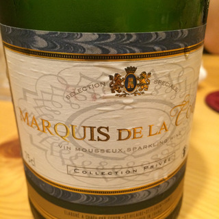 Marquis de la Cour Sparkling(マルキ・ド・ラ・クール スパークリング)