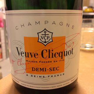 Veuve Clicquot Demi Sec(ヴーヴ・クリコ ドゥミ・セック)