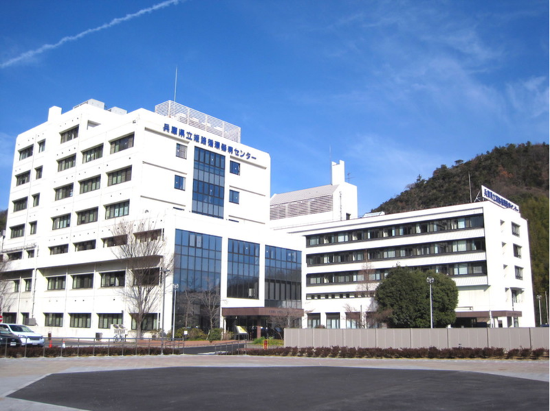 病院外観（提供：兵庫県立姫路循環器病センター）