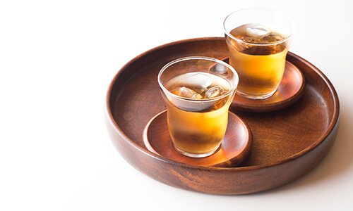 コップに入った麦茶