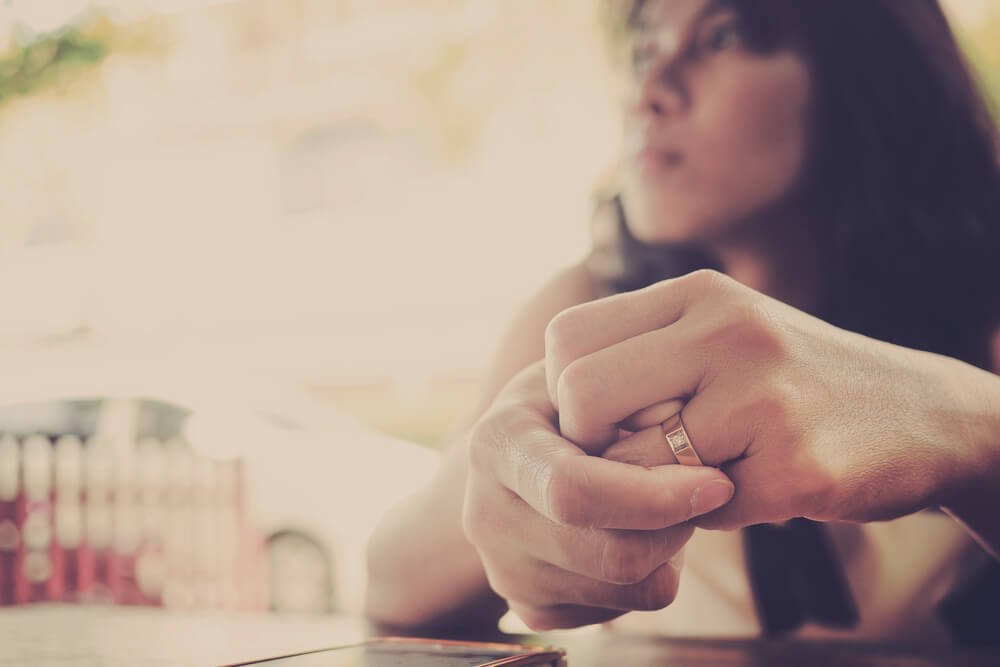 夫婦をやめたいけど仮面夫婦でい続ける? 相手の不幸を願う生き方は自分までも不幸せにする