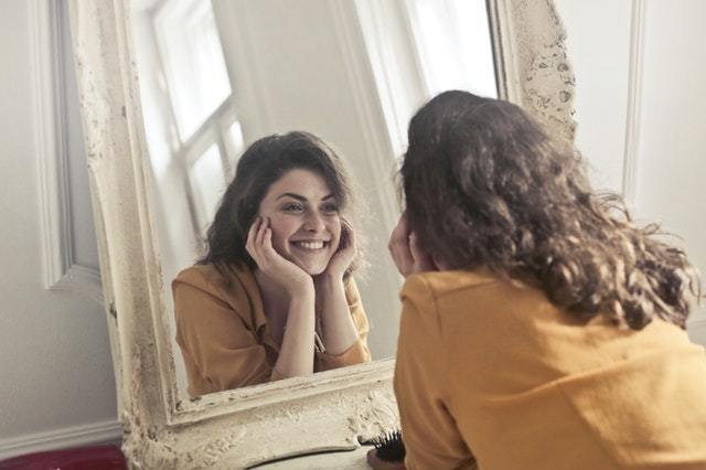 年齢に関係なくモテる女性たちの特徴