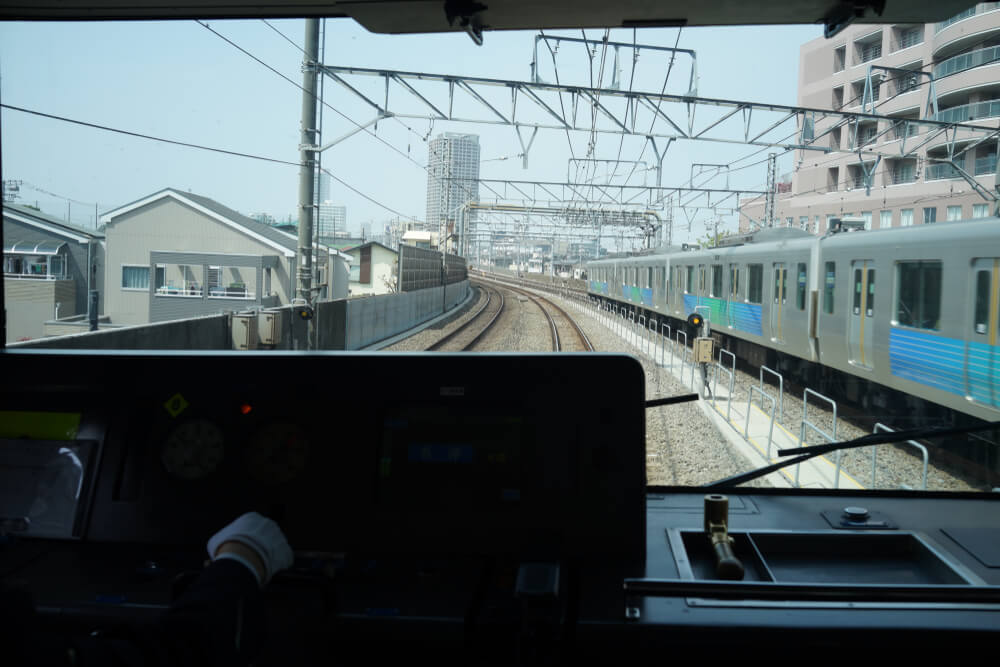 相葉雅紀、運転士・車掌体験! “運輸科”のある高校を訪問