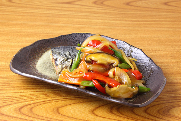 サバと五色菜の甘酢あんかけ