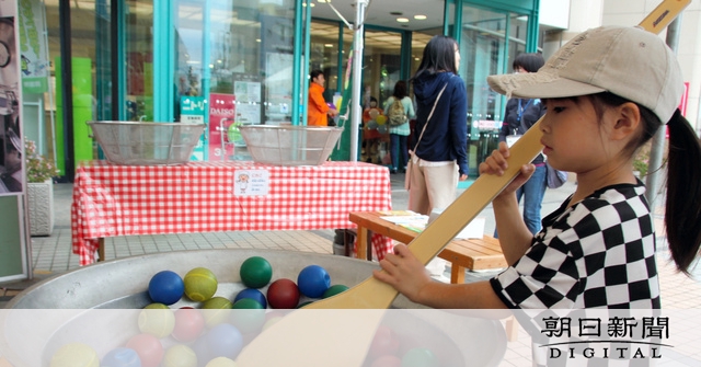 見て知って学校給食の今昔　アイデア献立や巨大しゃもじで大釜体験も：朝日新聞デジタル