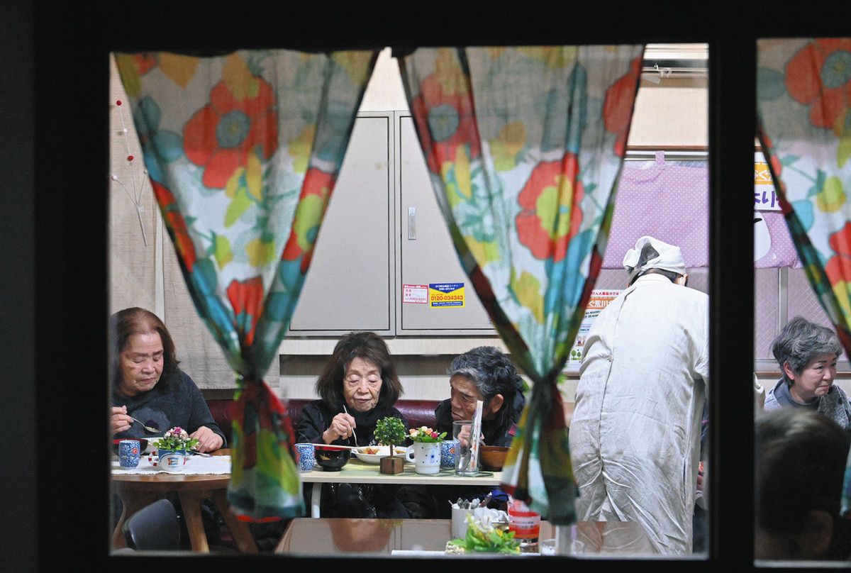 シニア食堂、都内に広がる 孤食より談笑しながら 交流の場に:東京新聞 TOKYO Web