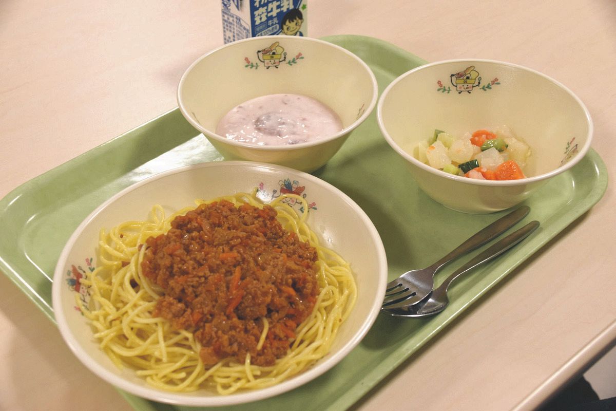 給食センターにランチだけでも食べに来ない？　教室が苦手な子どもたちに八王子市が「お誘い」を続けた1年：東京新聞 TOKYO Web